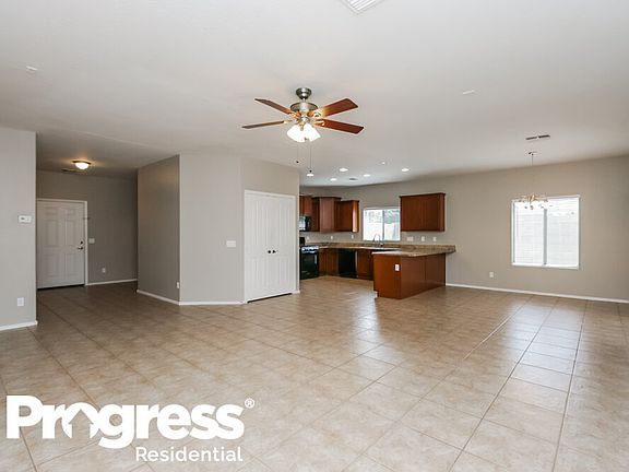 5th image of 1427 E Megan Dr