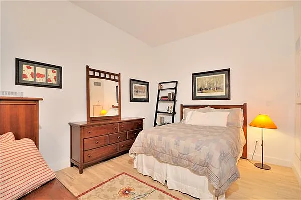Sold by Trump International Realty | media 6