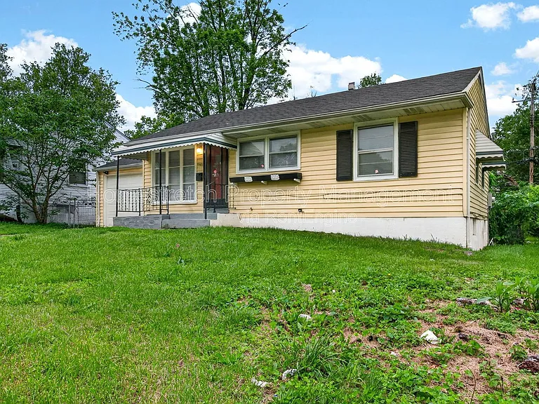 10409 Renfrew Dr — Photo 2