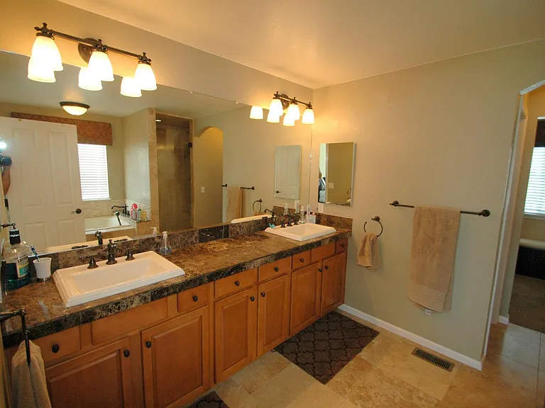 23172 Bay Oaks Ave — Photo 8