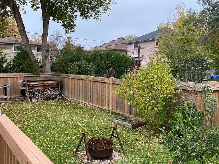 134 Wesley St — Photo 42