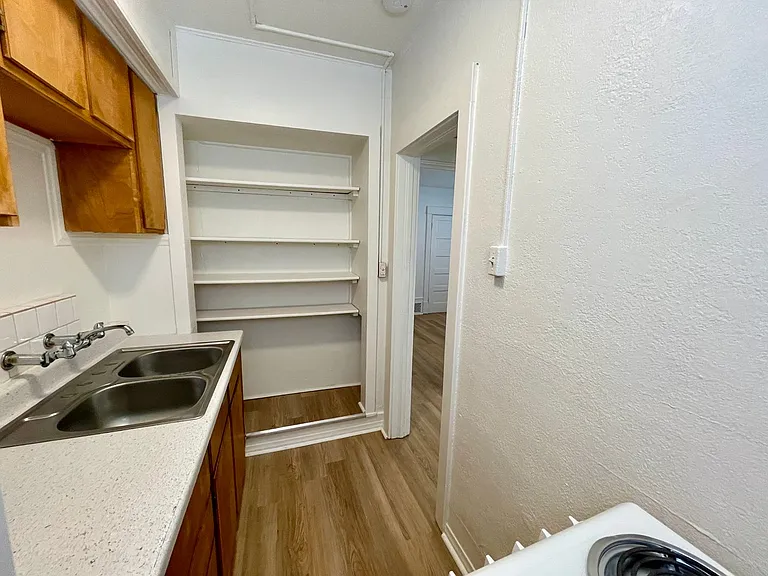 Adams Apartments — Photo 14