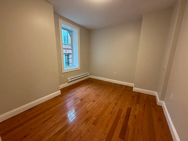 6111-15 Broadway #D4 — Photo 10