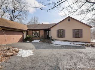 7N037 Hickory Ln, St. Charles, IL 60174