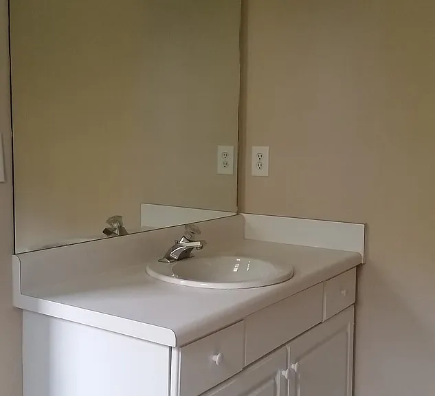 215 Bainbridge Cir — Photo 27