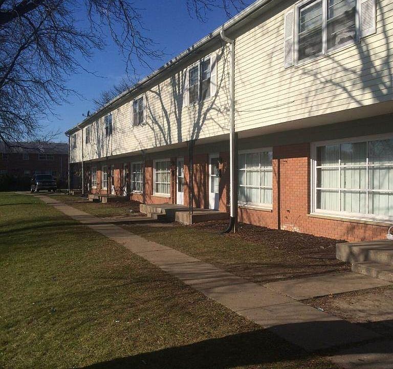 1st image of 4400 Eastridge Dr APT 3
