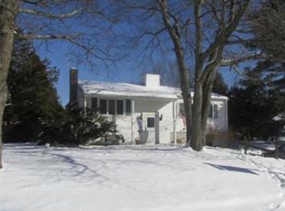 2 Gates Rd, Marshfield, MA 02050