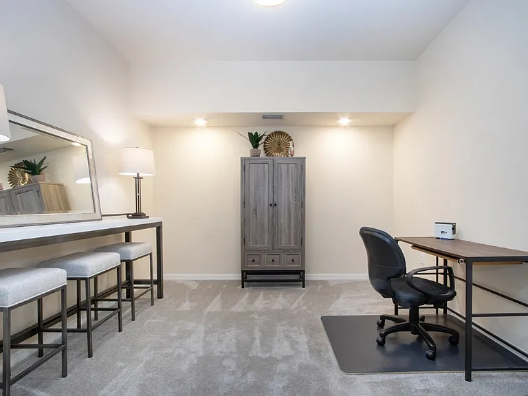 5548 Palmer Cir #102 — Photo 32