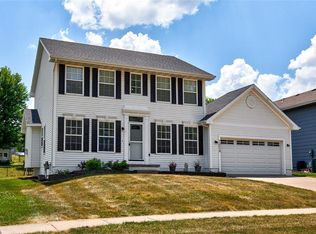 7024 Deerview Dr, Urbandale, IA 50322