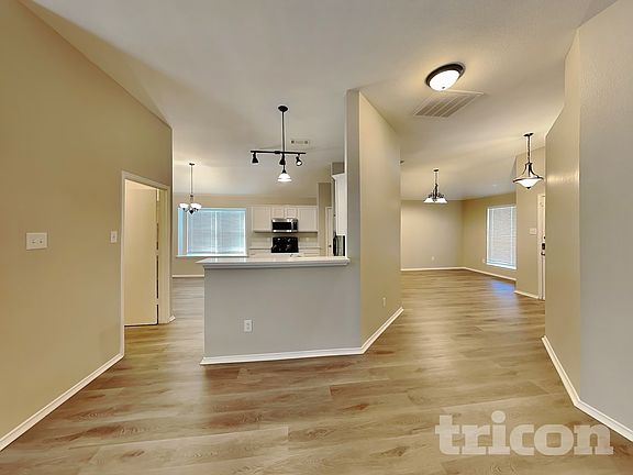 4th image of 112 Cloverleaf Ln