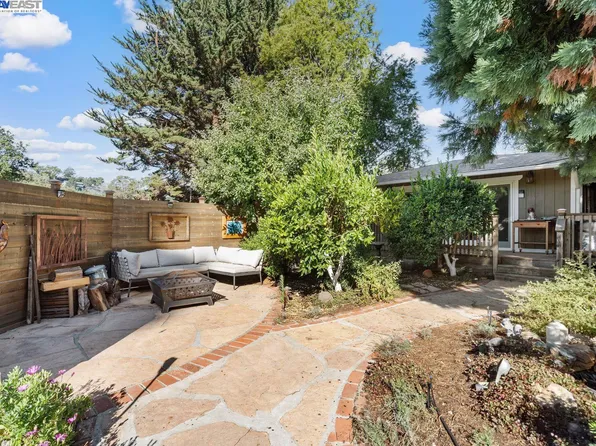 5645 Colton Blvd, Oakland, CA 94611