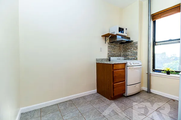 Rented by EXR | media 4