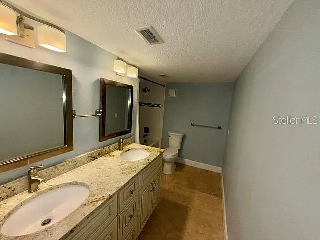 545 Garfield Ave #402 — Photo 22