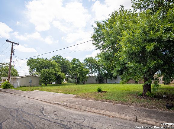4th image of 214 W Langley Blvd