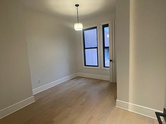 4th image of 542 Newark Ave #3K