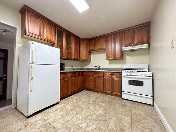 3rd image of 465 S 10th St APT 2