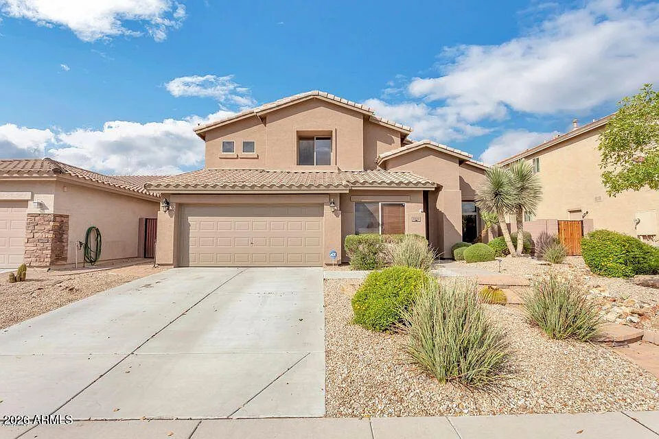 5 bed, 4.0 bath, 3061 sqft, $3,200 — Photo 2