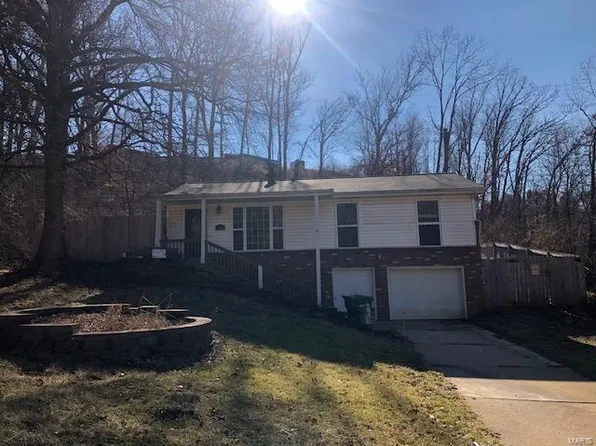 5912 Ozark Dr, High Ridge, MO 63049