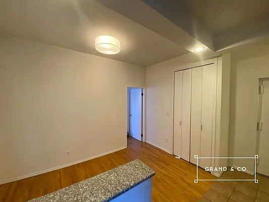 Rented by Grand & Co. | media 12