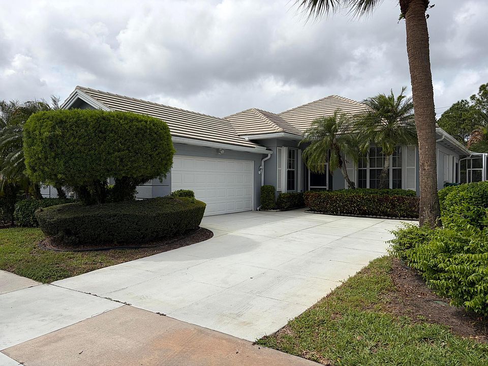 1st image of 284 NW Bentley Circle