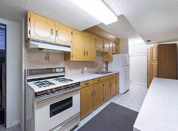 5th image of 9527 86th St NW