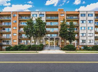 401 N Armistead St APT 504, Alexandria, VA 22312