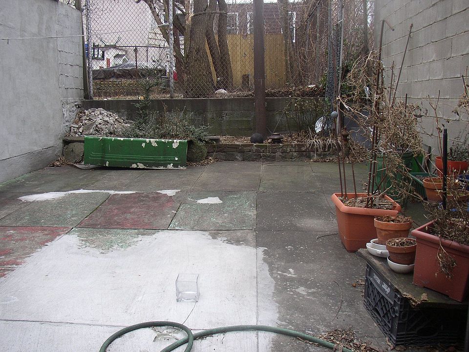 2nd image of 564 Metropolitan Ave