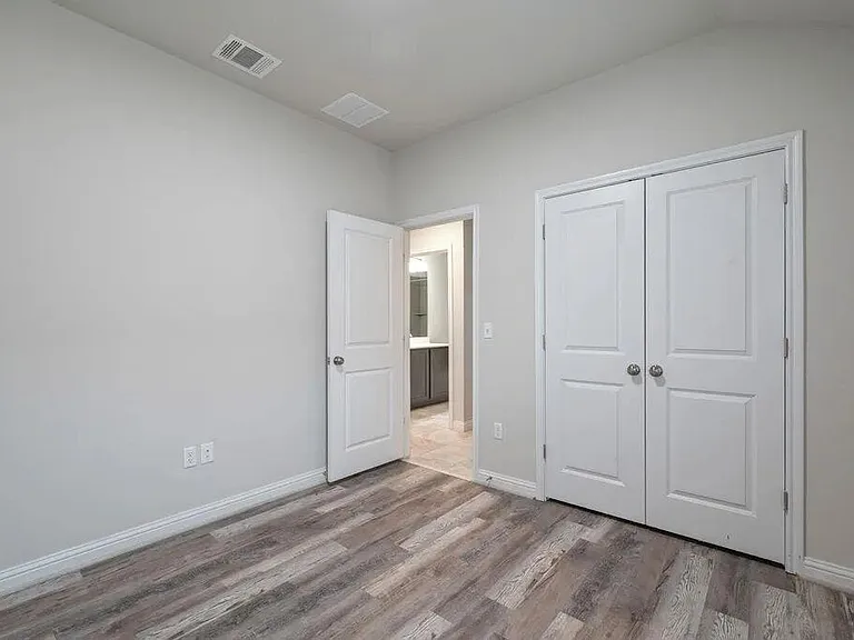 8214 Cottage Rose Dr — Photo 17