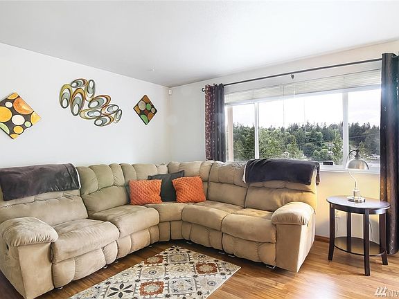 4th image of 17801 65th Dr NW