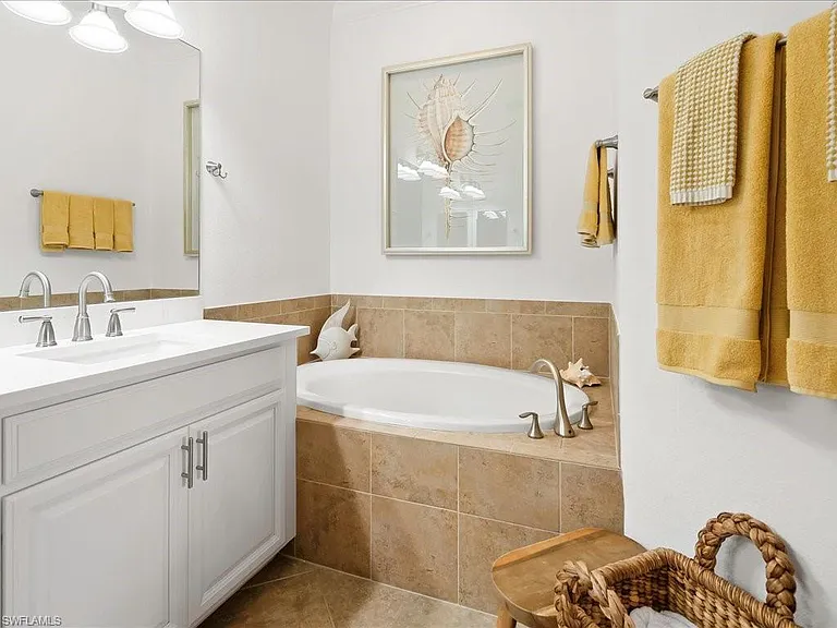9476 Napoli Ln #202 — Photo 15