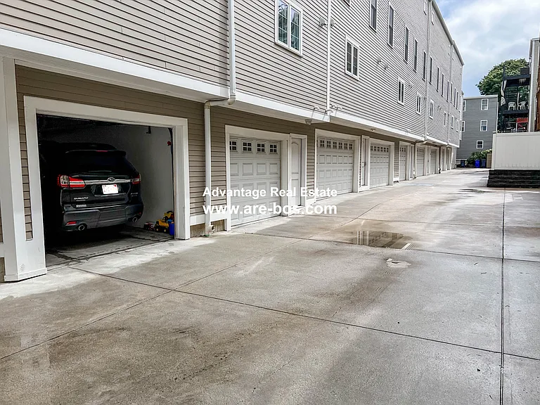 77 Dresser St — Photo 17