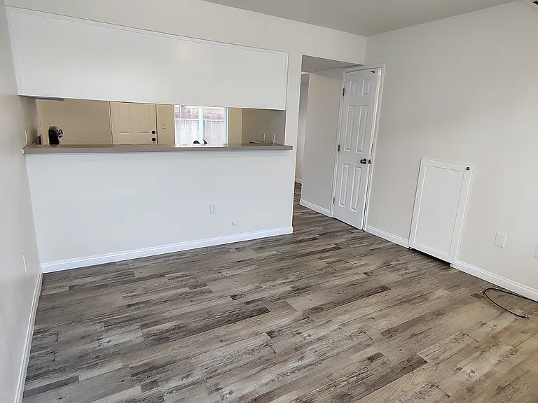 2010-1 Larcus Ave #3 — Photo 8