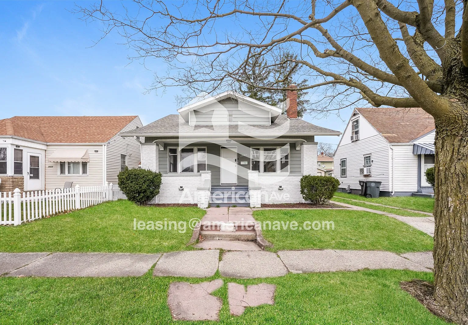 2 bed, 1.0 bath, 1120 sqft, $1,099 — Photo 1