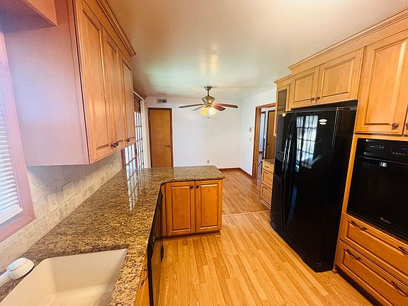 3rd image of 435 Chinquapin Trl