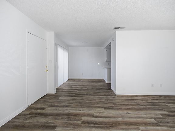 4th image of 796 W Devonshire Ave APT A