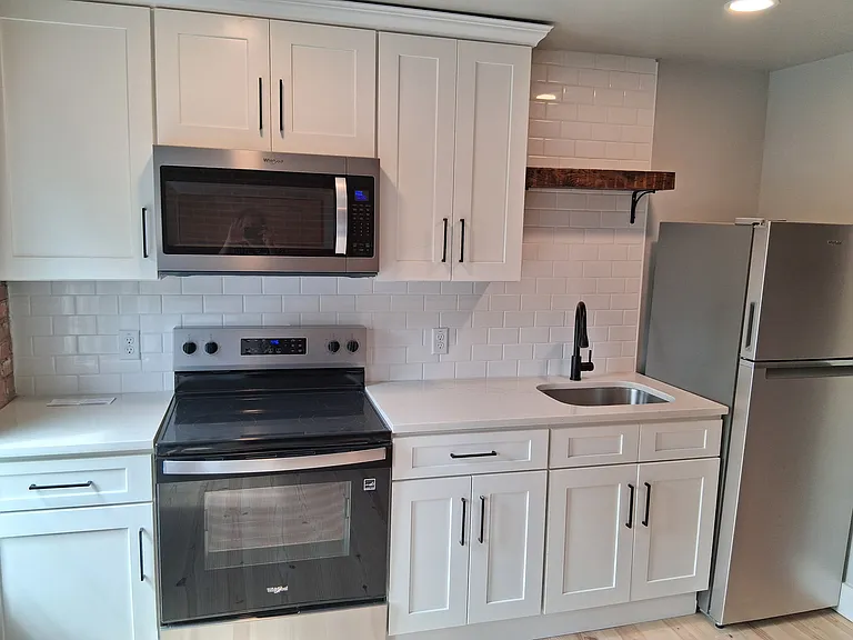 329 N Mulberry St #4 — Photo 6