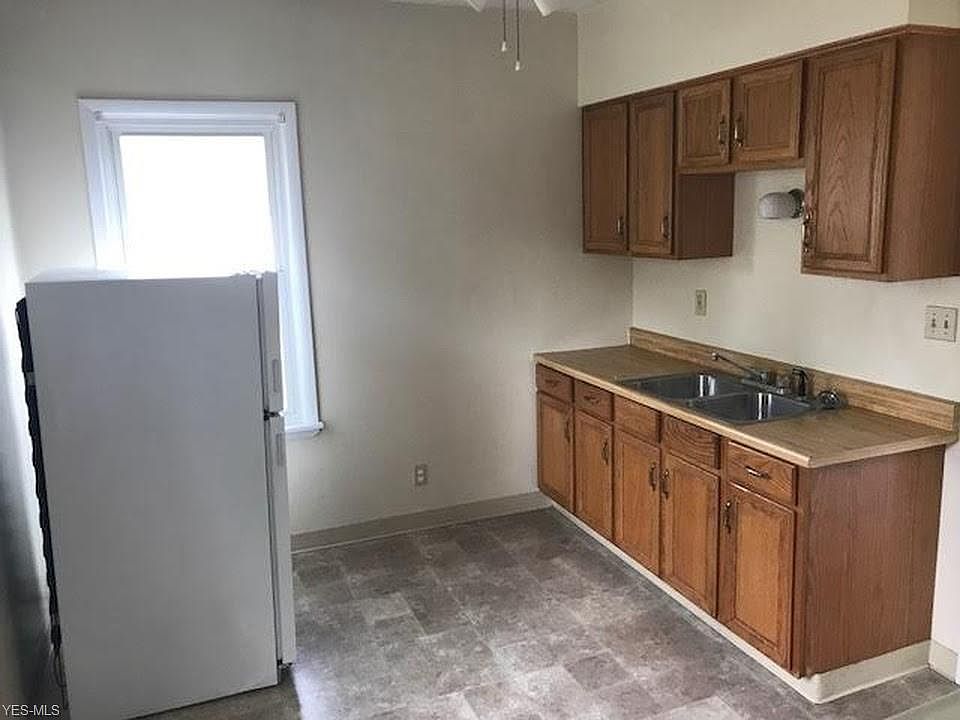 2nd image of 3210 Chestnutdale Ave