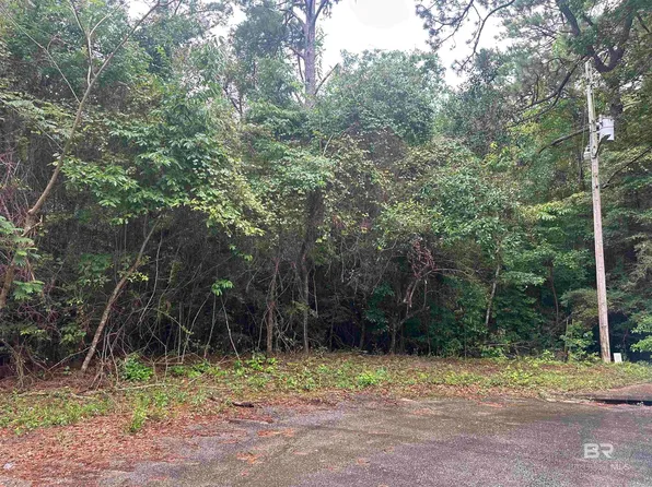 8 Pine St #8, Saraland, AL 36571