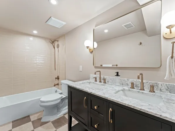 83 Liberty Place image 29 of 39