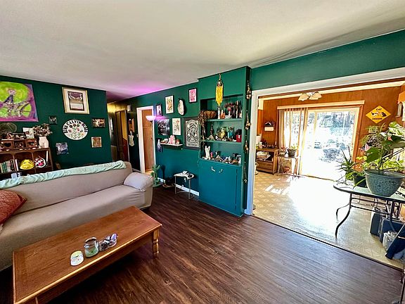 5th image of 114 Essex St
