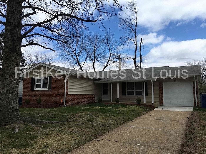 1st image of 2850 Dover Dr