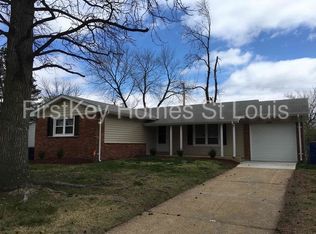 2850 Dover Dr, Florissant, MO
