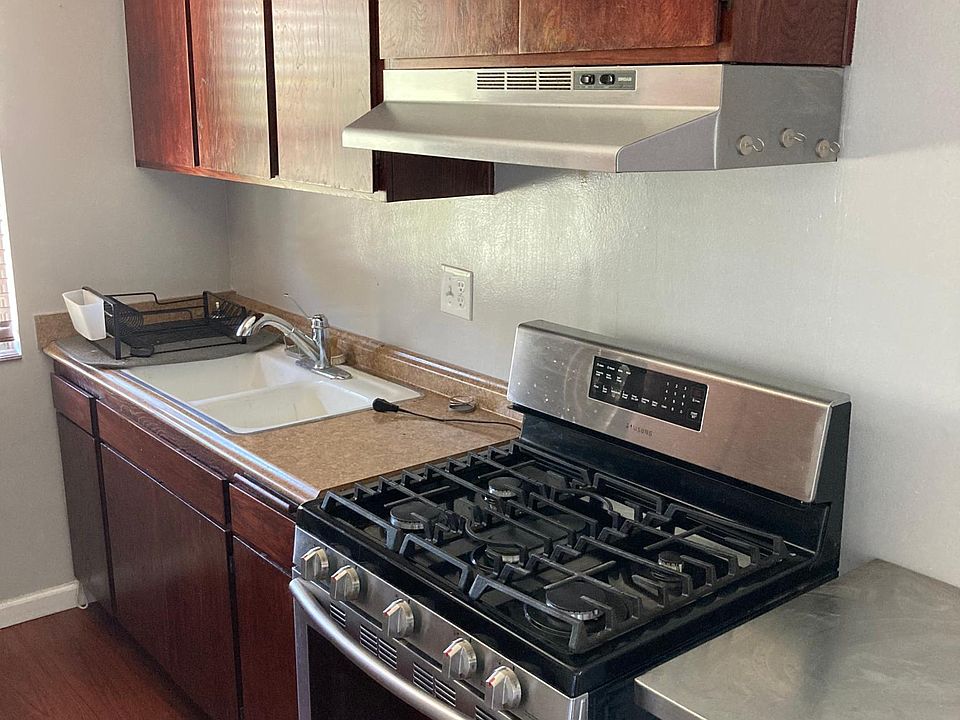 1st image of 1941 Wilcox Ave #8