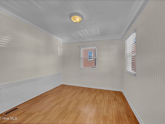 3rd image of 4503 Wrightsville Ave