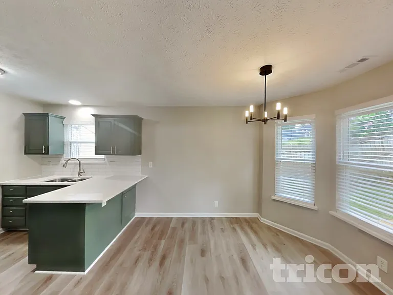 104 Edgewater Ct — Photo 7