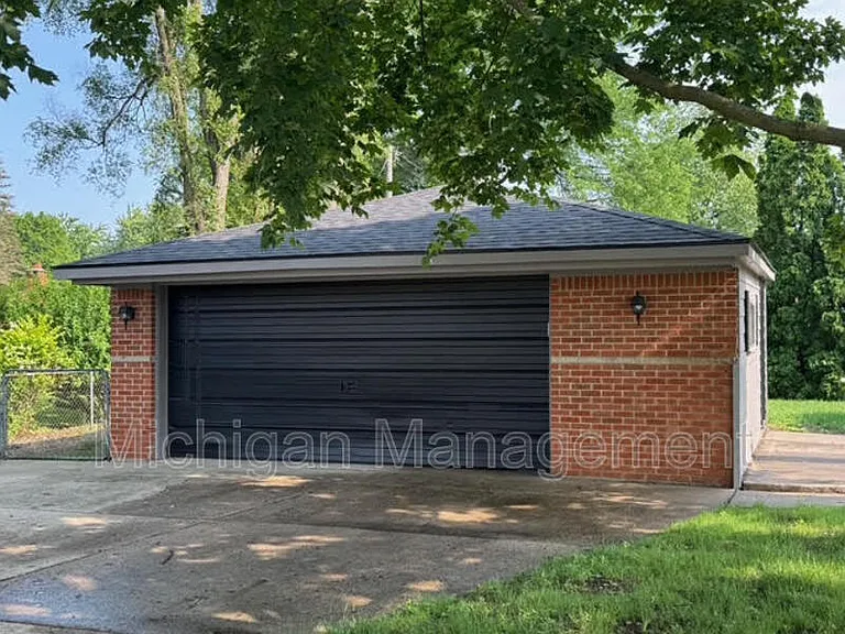 11219 Morgan Ave — Photo 27