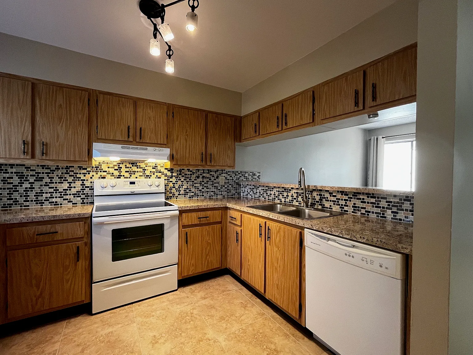 1694 SW Crossings Cir — Photo 3