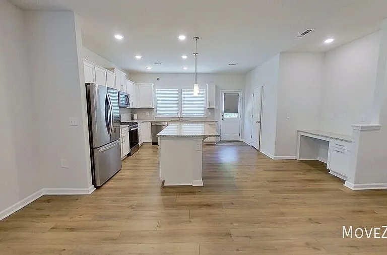 808 Falls Grove Trl — Photo 2