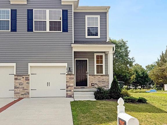 3rd image of 1214 Peterson Way