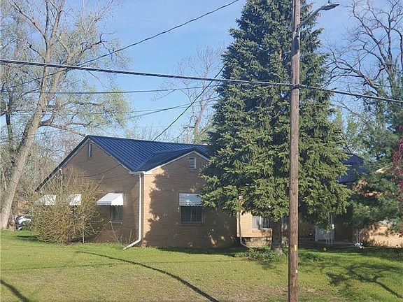 4th image of 260 S Prospect St
